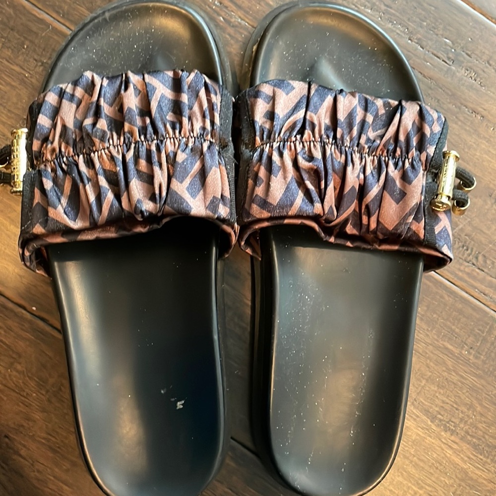 Fendi illusion FF slides 39